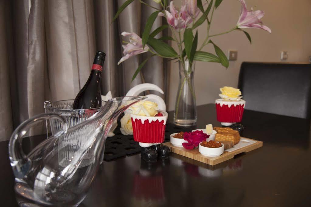 Arthur's Court Motor Motel 5*